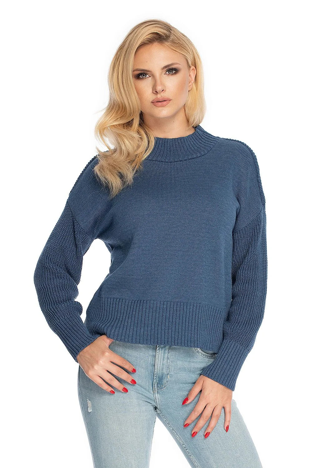 pull ample féminin blanc acrylique coton col montant manches longues bordcotes épaules tombantes coupe droite courte oversize doux maille fine