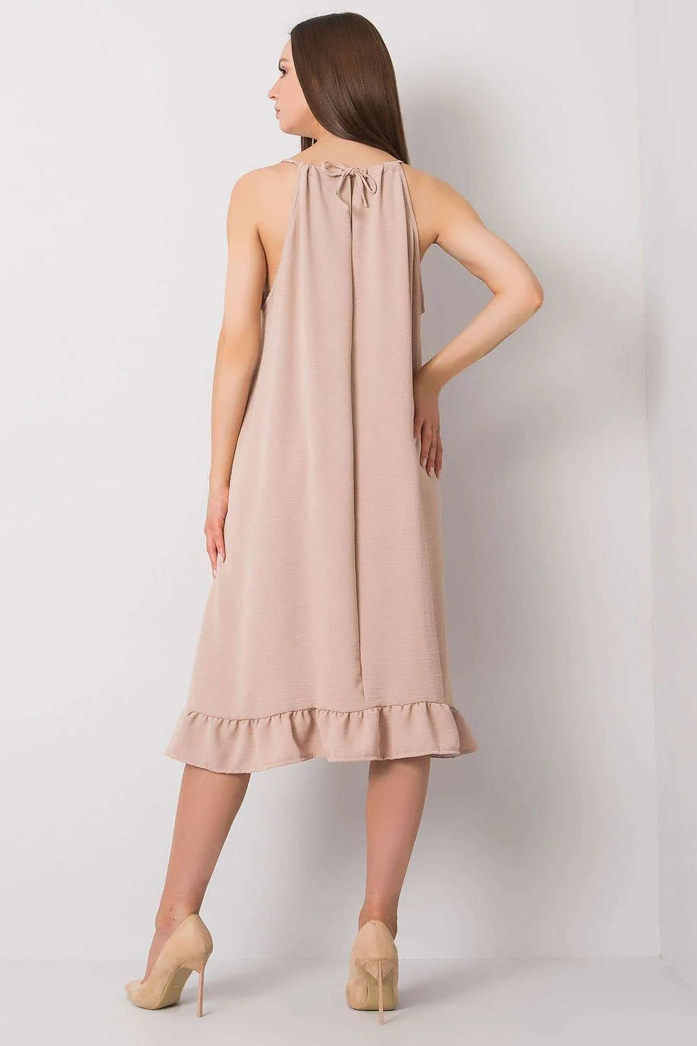 Robe longue pour femme style intemporel cowl neck ajustables bretelles volant beige nude occasion décontractée semi-formelle