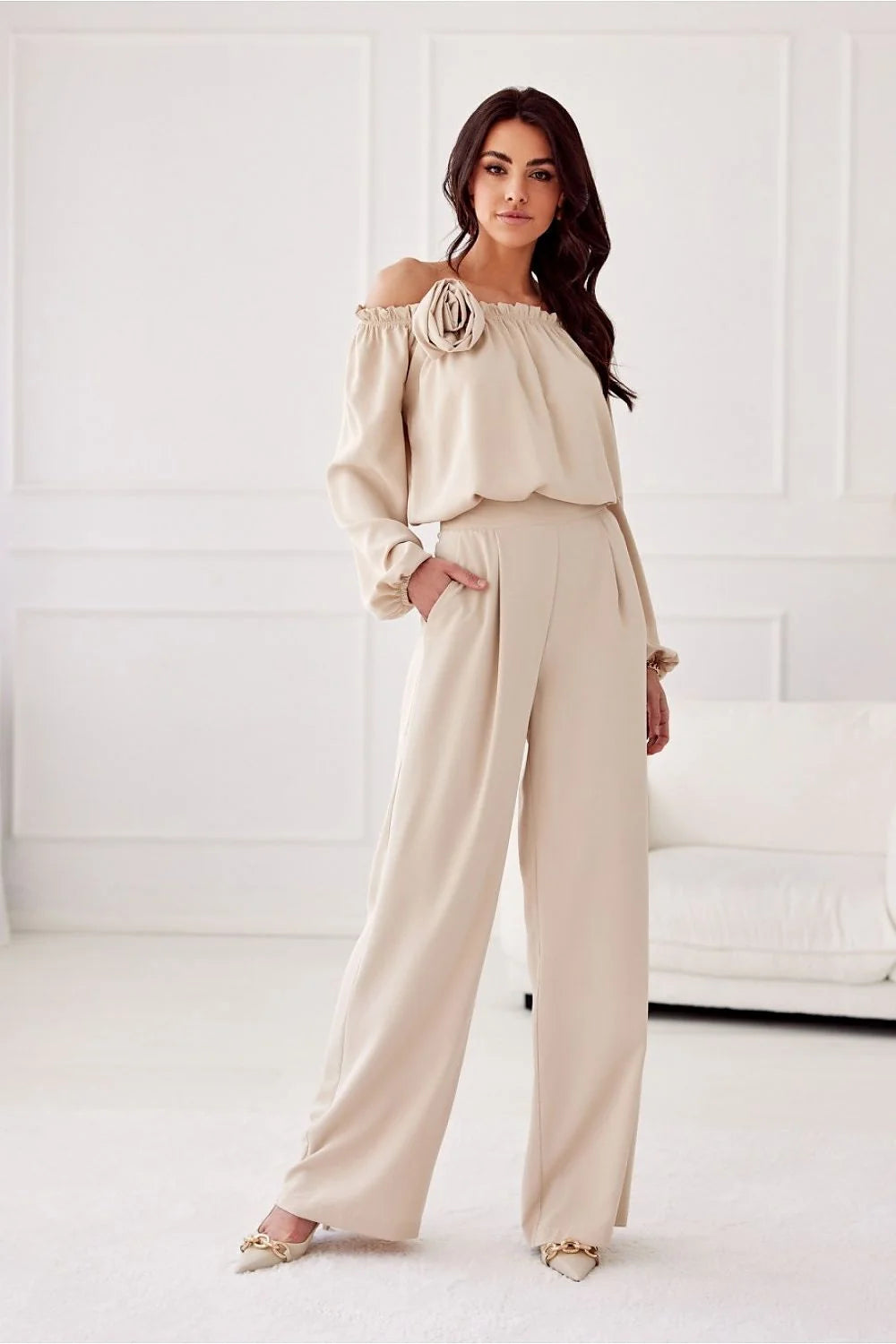 Combi femme élégante beige Bardot longues manches pantalon large taille haute style romantique polyester occasion spéciale