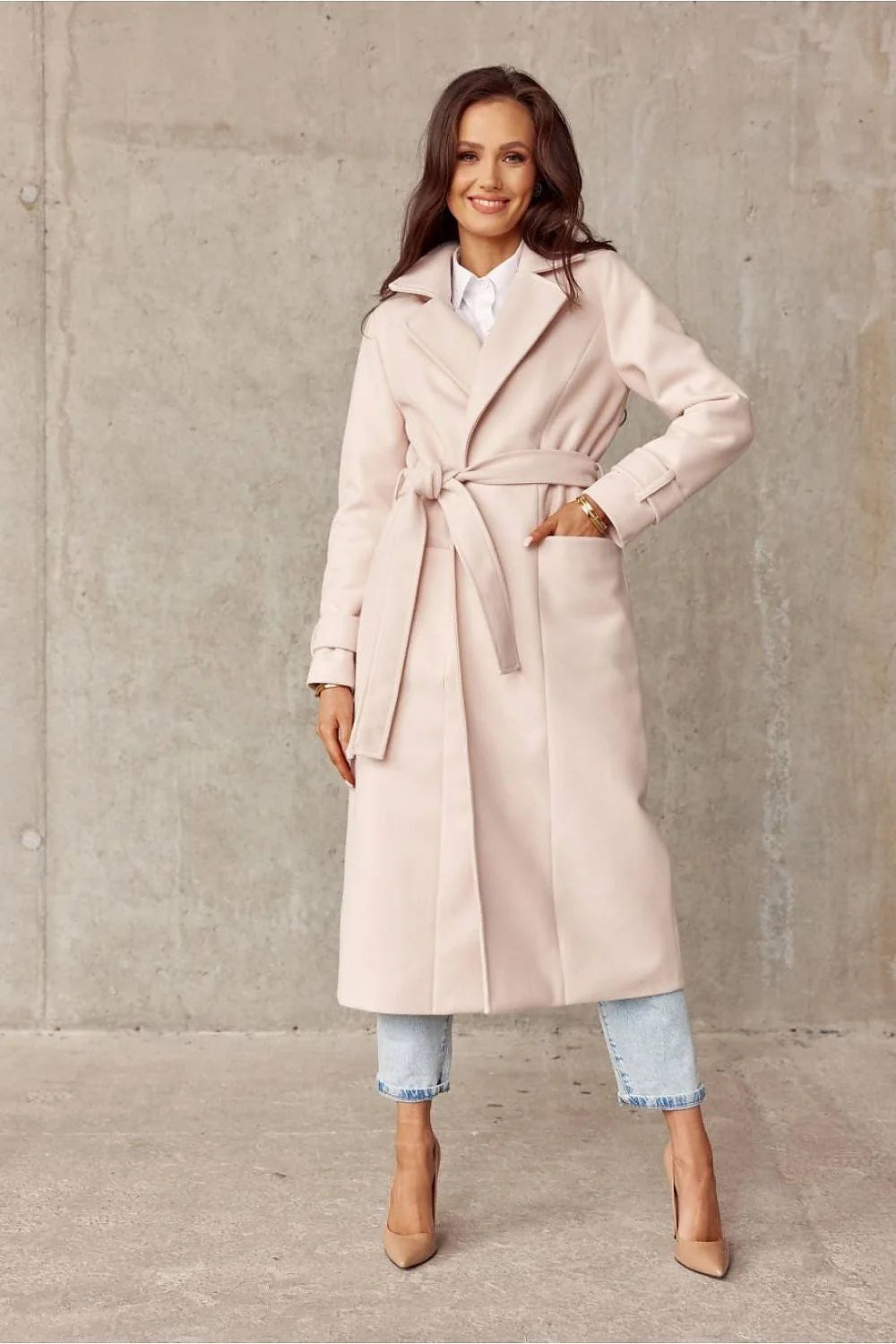 Manteau classique pour femme longue droite couleur rose pâle col à revers ceinture en tissu manches longues lanières boucles poches latérales