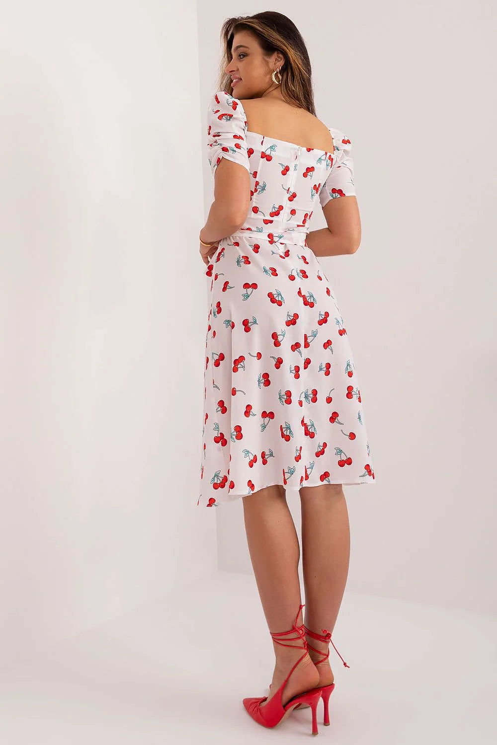Robe d'été femme manches courtes col carré ceinture tissu léger motifs cerises cerisier blanc rouge vert