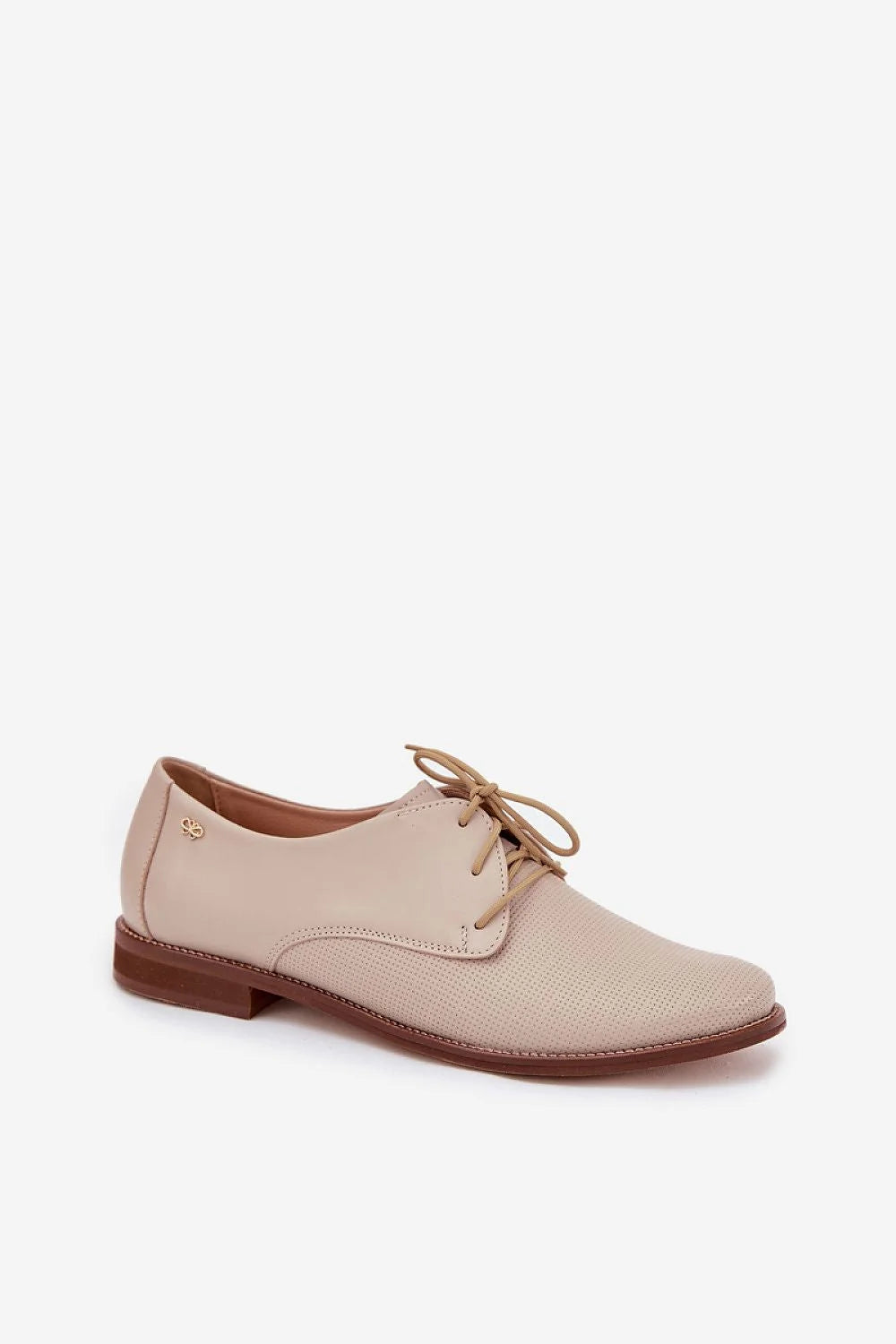 derbies femme lacées cuir naturel beige nude pointu amande perforée semelle contrastée marron petit talon surpiqûres tonales polyvalentes bureau confort