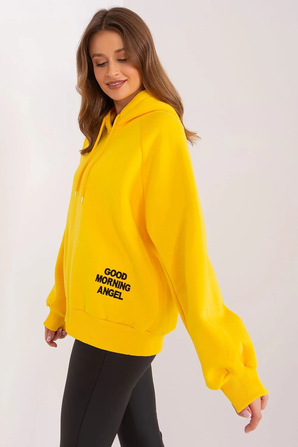Sweatshirt à capuche oversize pour femme, couleur jaune vif, inscription 'GOOD MORNING ANGEL', coton polyester élasthanne, coupe moderne, manches longues, finitions soignées