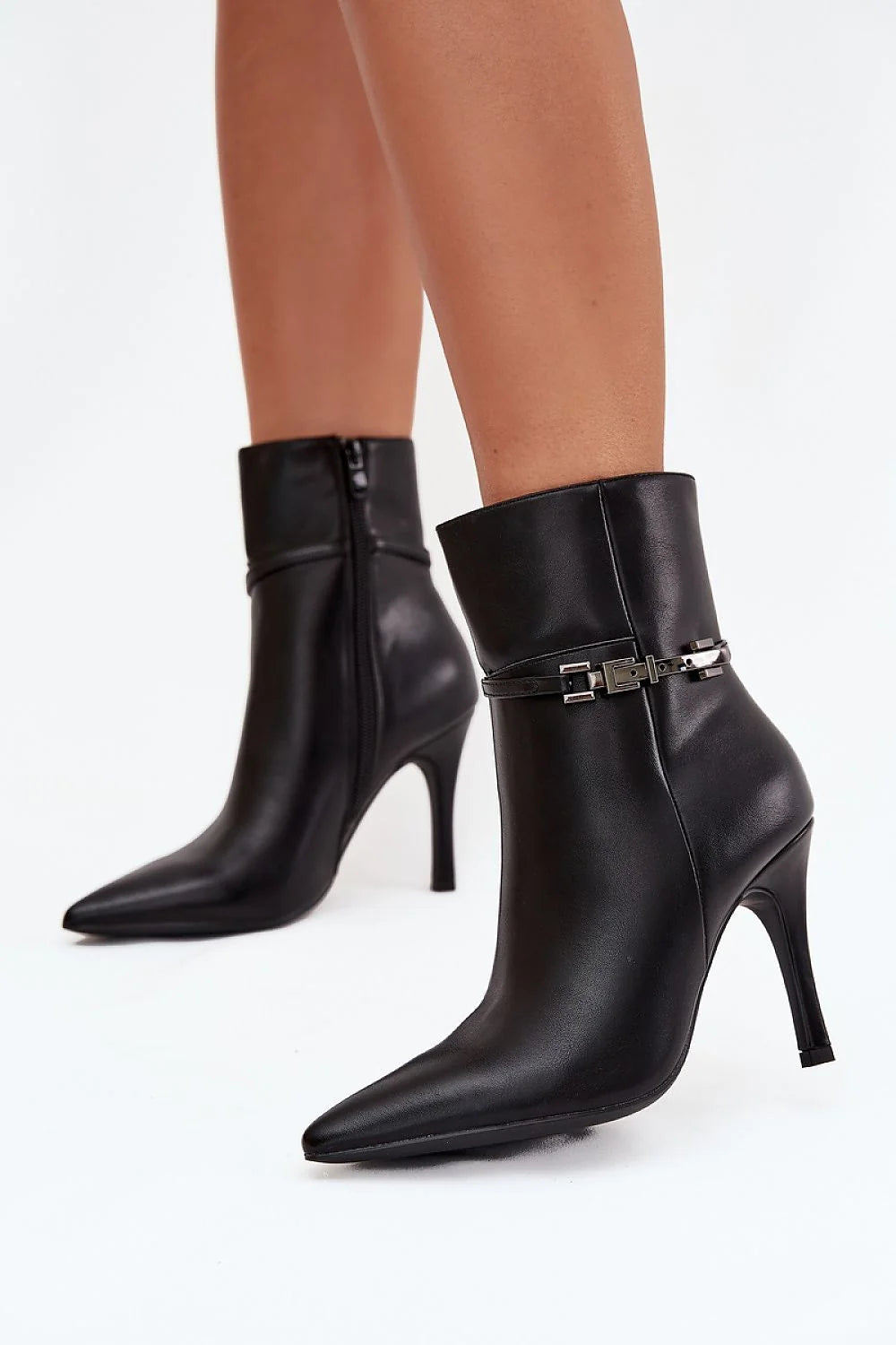 bottines cheville talon stiletto haut noir similicuir bout pointu doublure fourrure chaude sangle boucle métal zippée élégantes