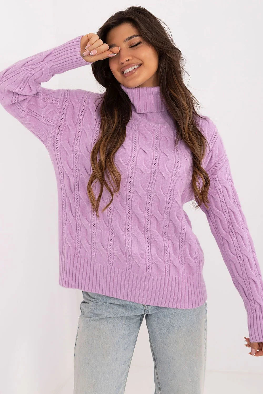 Pullover femme col roulé maille torsadée violet lilas matières douces coupe ample finitions côtelées acrylique polyamide polyester mode automne hiver