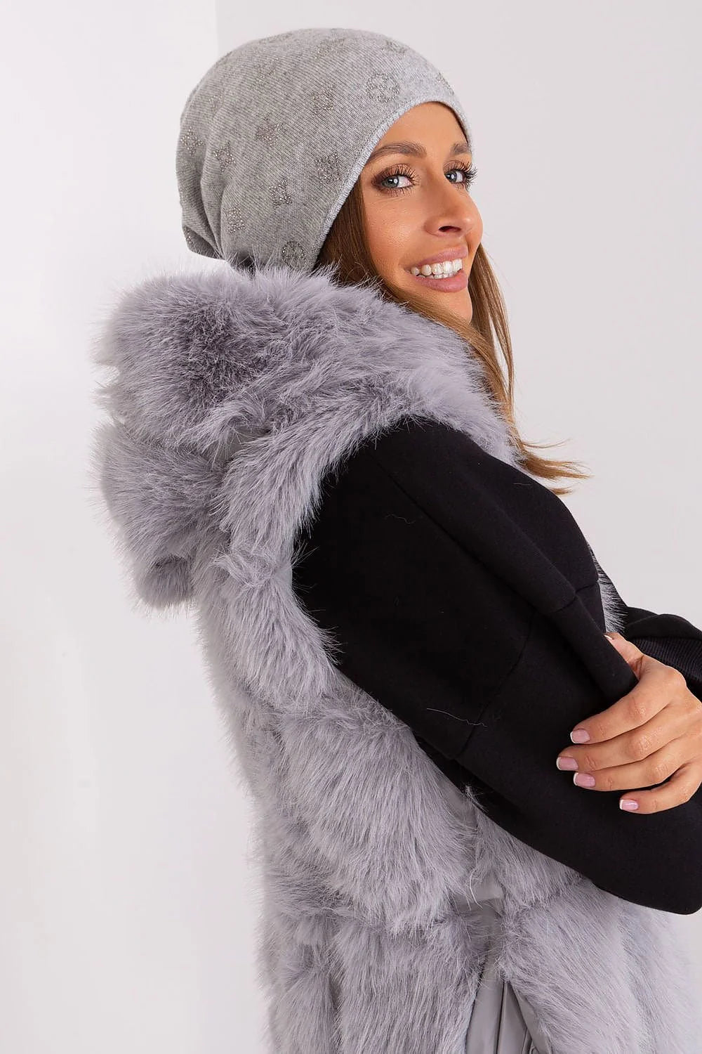 Bonnet d'hiver en cachemire avec strass et cape fourrure femme, look élégant et chaud, ensemble hiver féminin