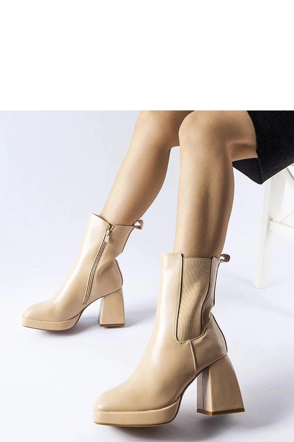 Bottines féminines modernes en cuir synthétique beige talon massif Adamo fermeture éclair bout carré hauteur cheville confortables femme