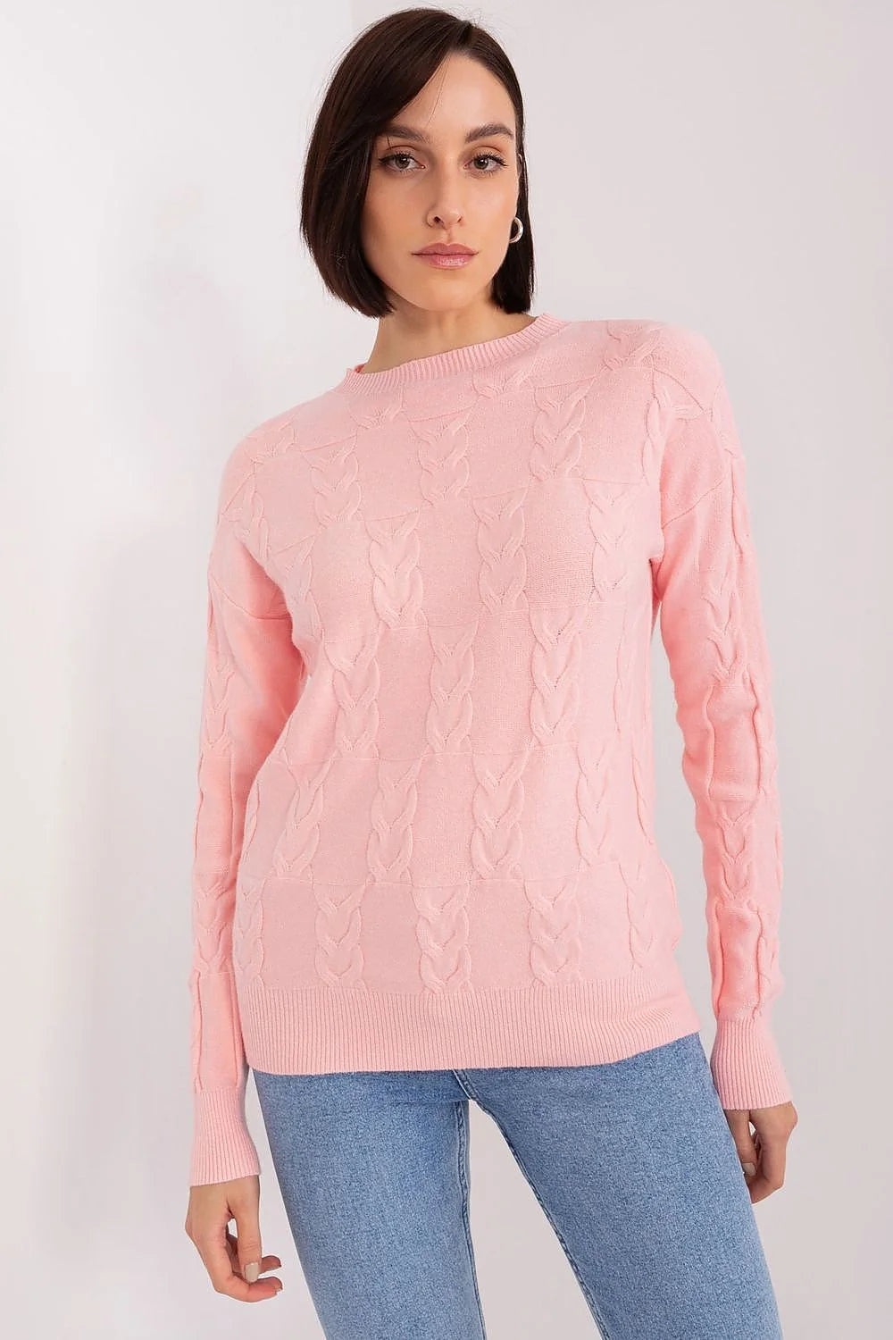 pull femme torsadé maille rose pastel col rond manches longues coupe ajustée épaules tombantes finitions poignets ourlet confort doux élégant