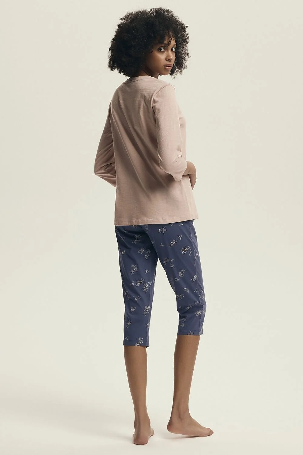 pyjama femme coton doux respirant haut manches troisquarts col rond slogan lettrage script pantalon capri imprimé floral ceinture élastique confort