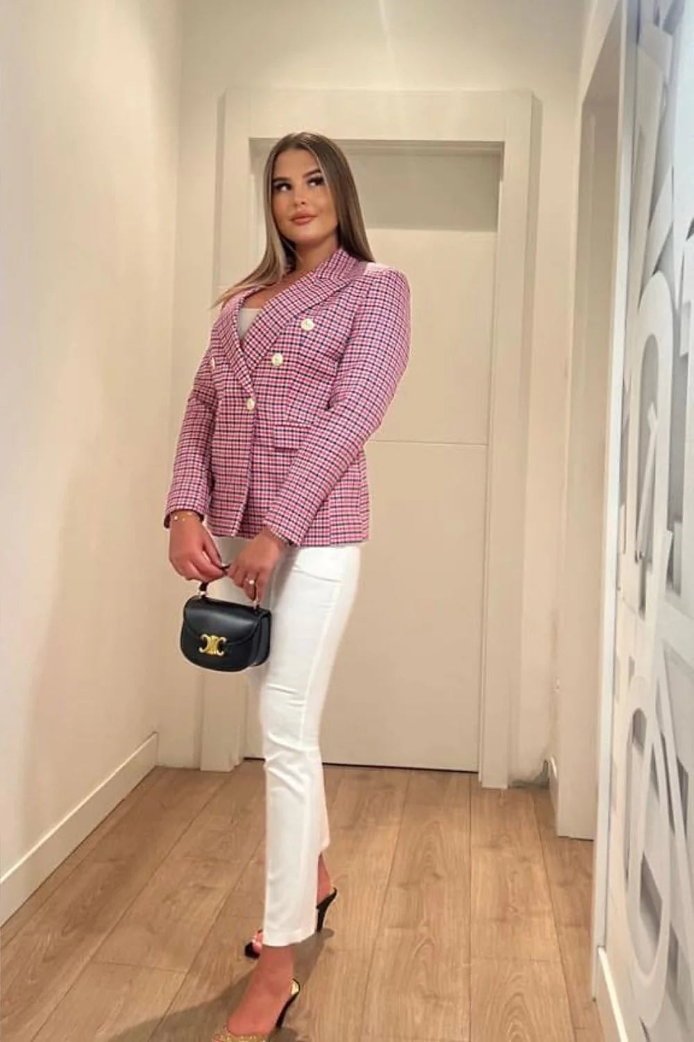 Blazer femme carreaux rose rouge blanc coupe ajustée boutons dorés satin doublure occasion élégante