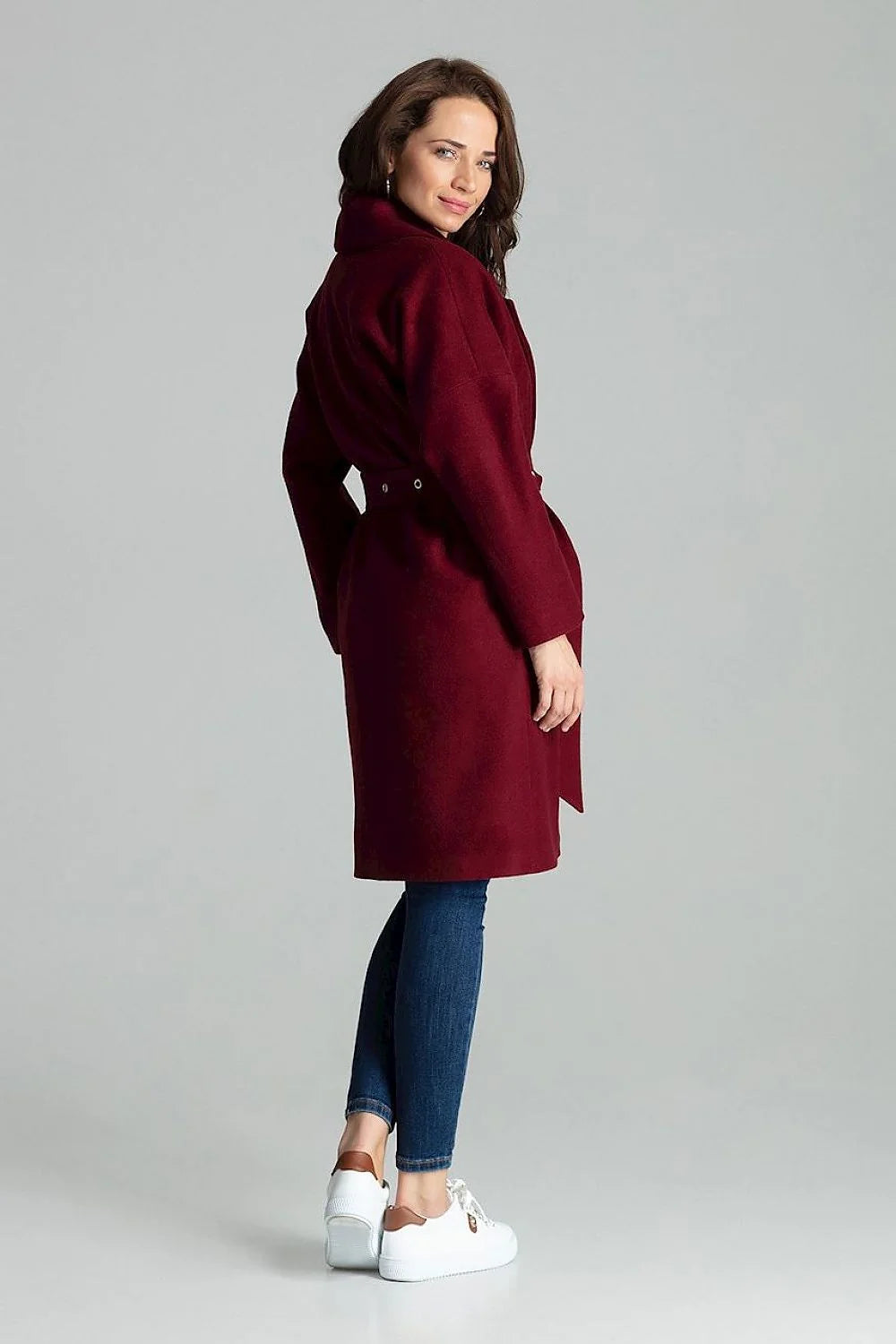 manteau femme laine bordeaux ceinturé coupe droite col châle revers mi long genoux poches latérales thermorésistant élégant