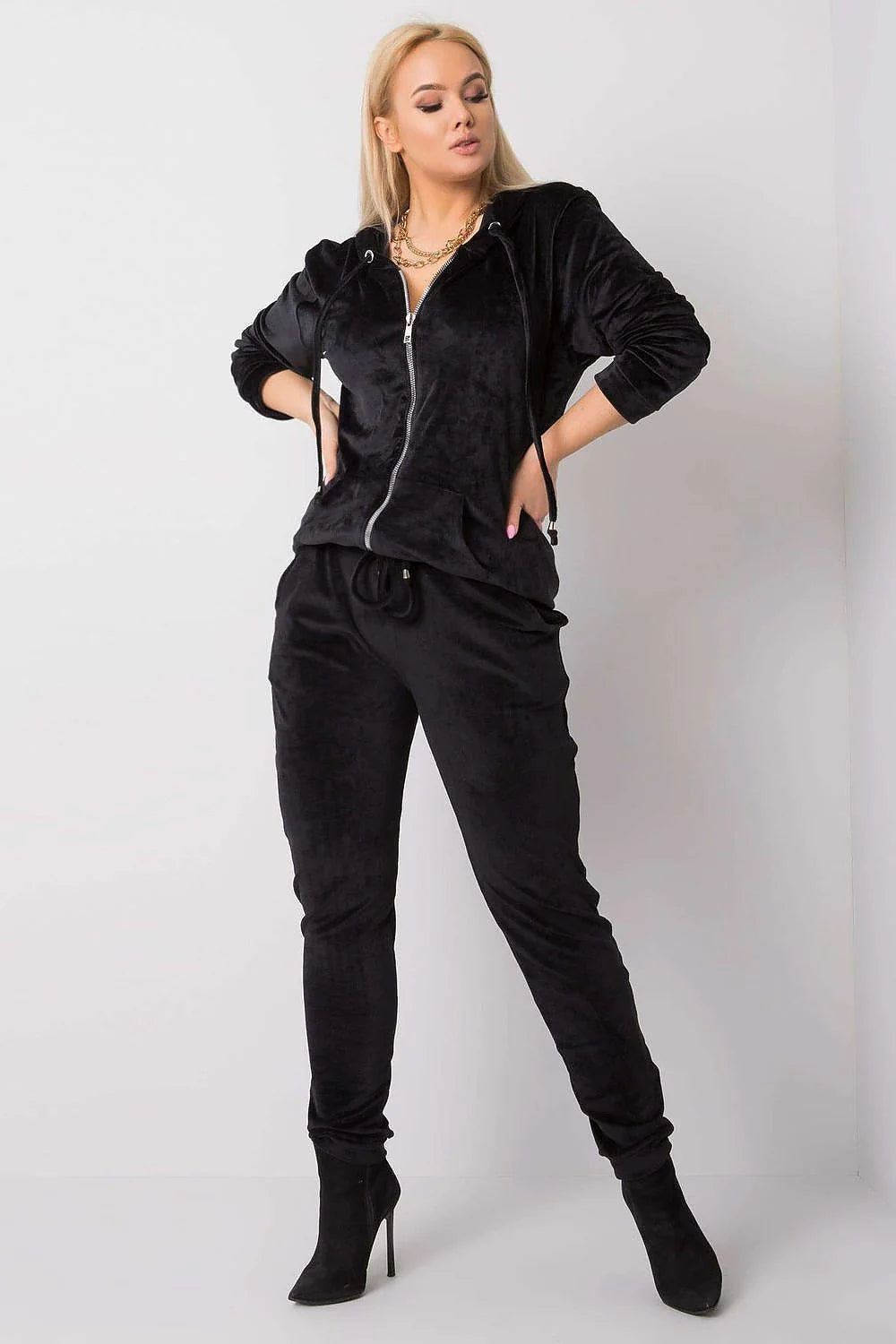 survêtement velours noir femme deux pièces sweat zippé capuche cordons poches kangourou pantalon jogging taille élastique fuselé chevilles