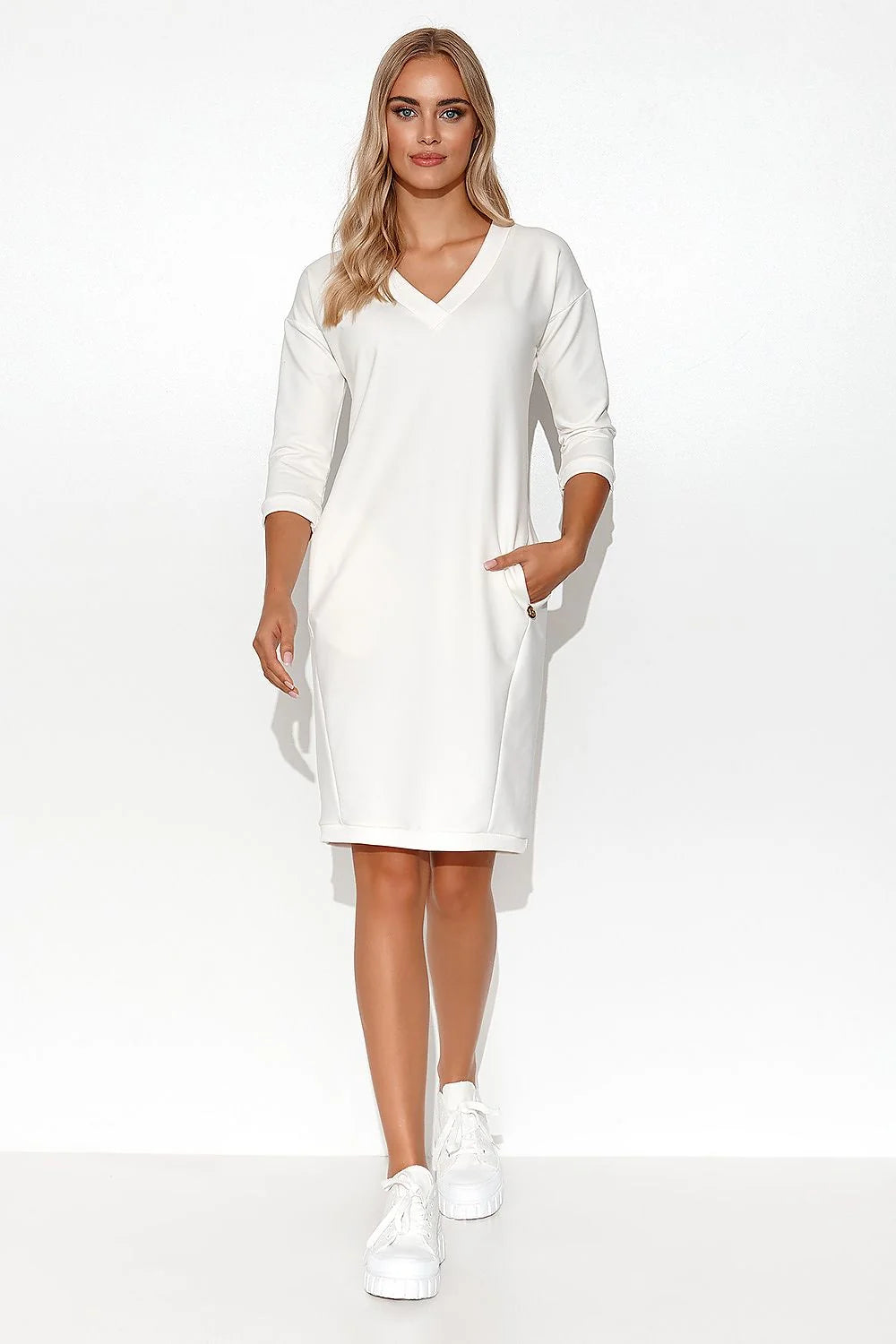robe jour Makadamia blanche jersey stretch coton elasthanne col V manches trois quarts poches latérales bouton doré coupe droite