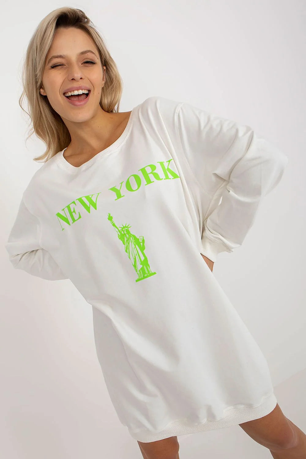 Sweatshirt long pour femme oversize style décontracté couleur blanche motif NEW YORK vert fluo coton polyester elasthanne manches longues poignets côtelés