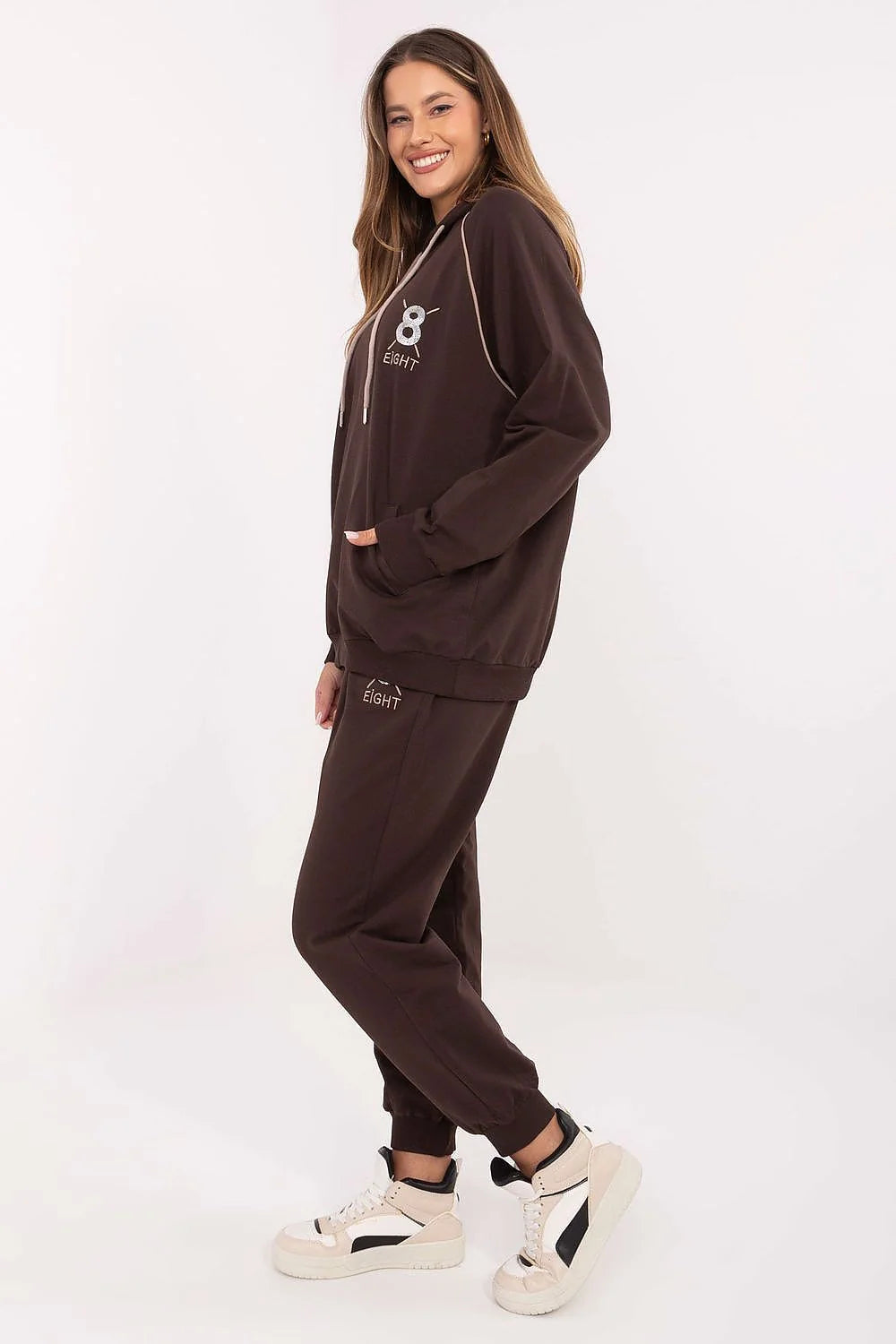 ensemble survêtement femme coton stretch chocolat sweat capuche oversize cordons contrastants manches raglan broderie zircones pantalon jogger taille haute poches