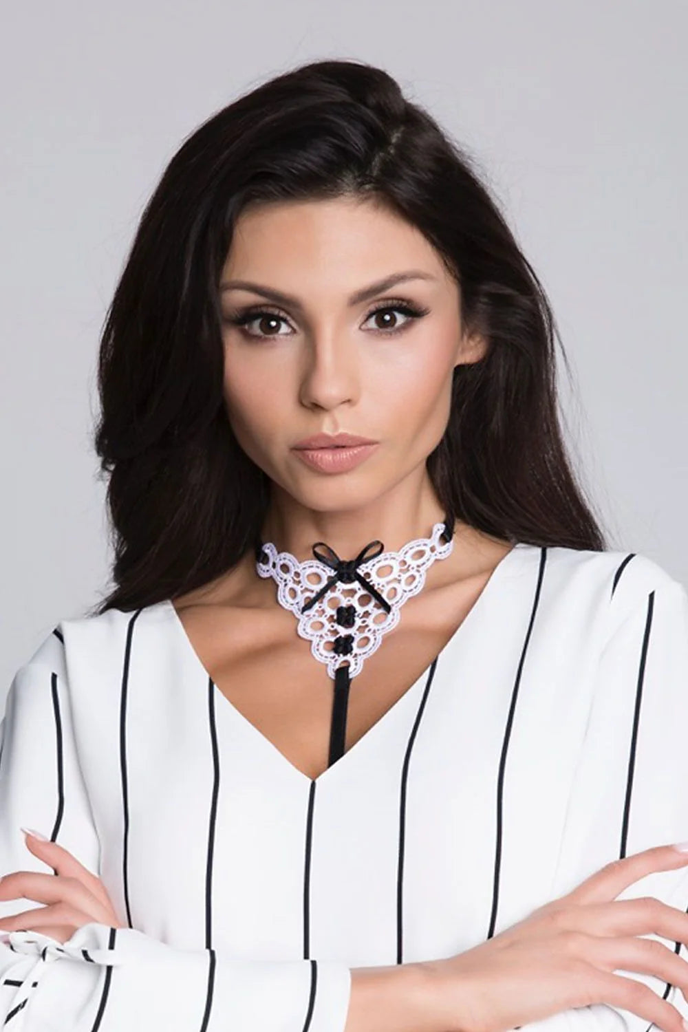 ramiączko modèle collet julimex dentelle blanche élégante sophistiquée audacieuse stylée ajustable confortable maintien élastique nylon élasthanne finition raffinée