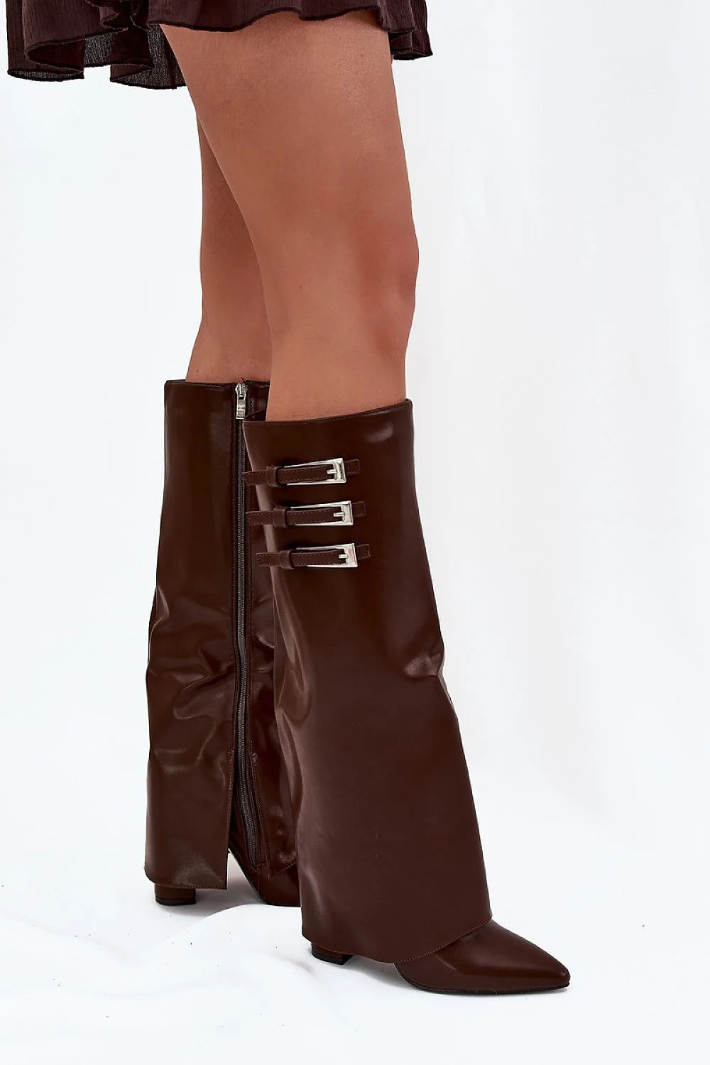 bottes hautes femme similicuir marron foncé tige genou bout pointu talon colonne fermeture éclair latérale boucles métalliques réglables doublure polaire