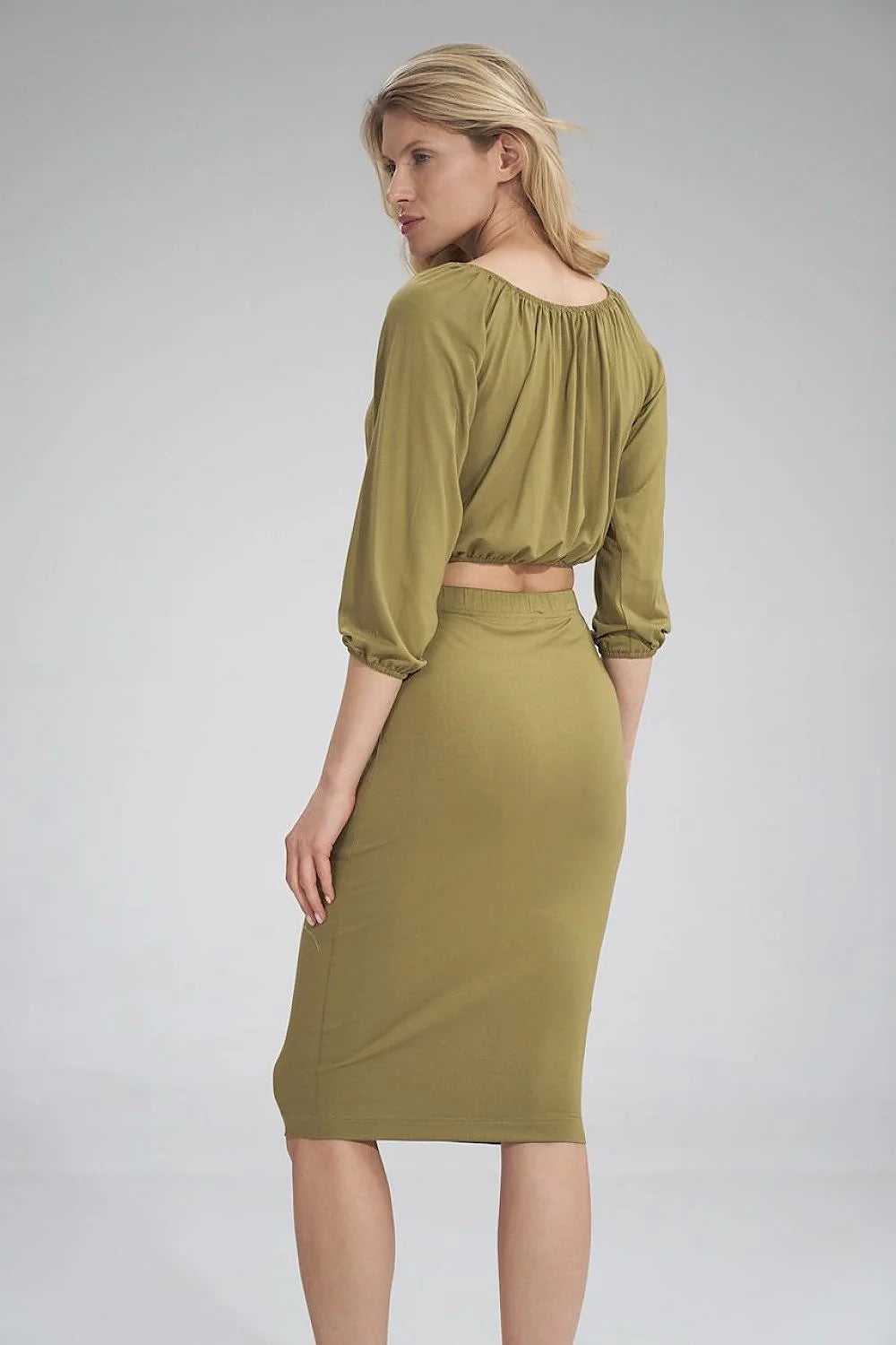 Chemisier en viscose élasthanne fluide kaki élégant manches longues encolure bateau pour femme moderne