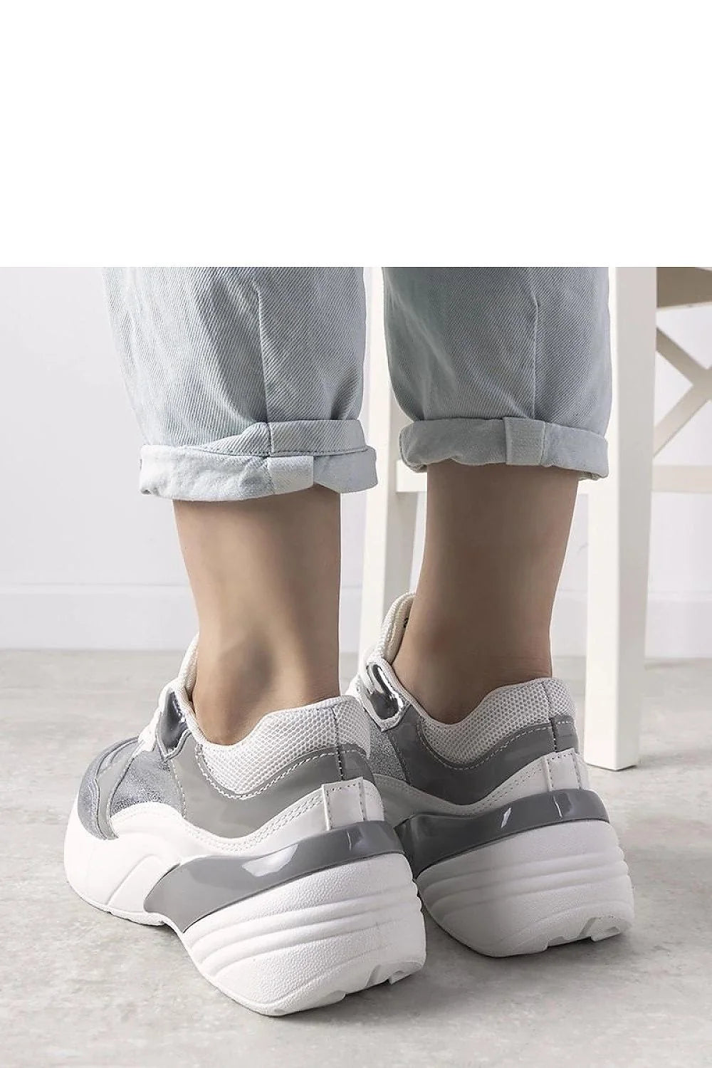 baskets femme chunky lacets silhouette low top semelle plateforme épaisse talon compensé amorti maintien empeigne blanc argent similicuir mesh pailleté