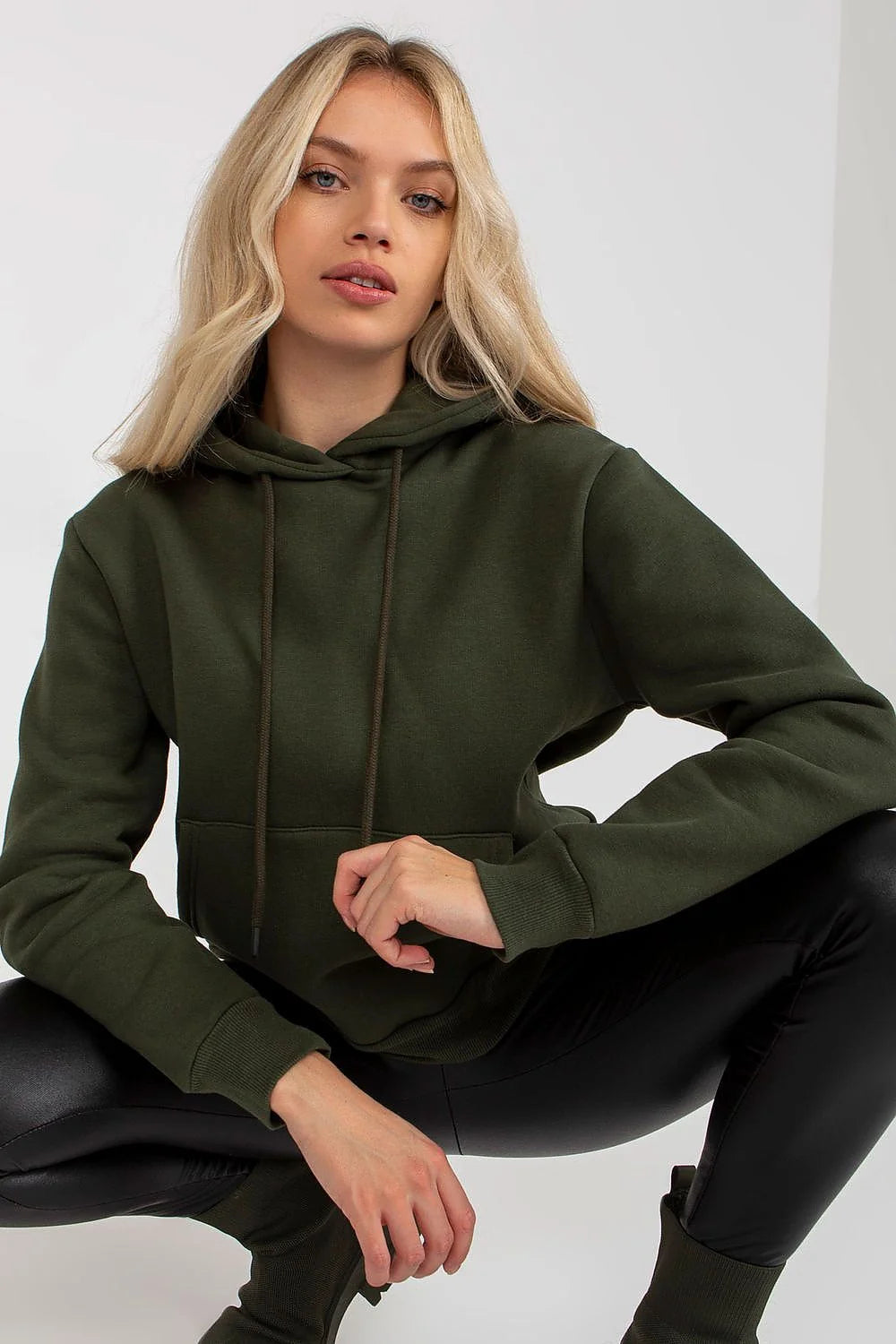 Sweatshirt Rue Paris capuche manches longues couleur vert kaki look casual style streetwear taille ajustable femme