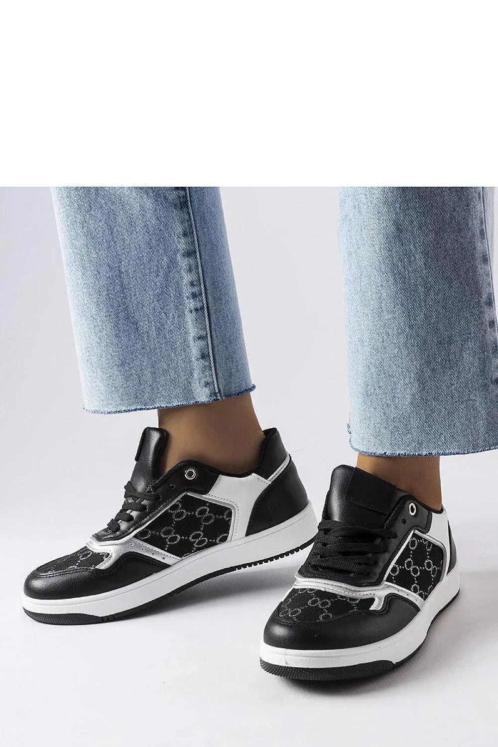 baskets Solea femmes noir blanc cuir similicuir semelle blanche sportchic col rembourré contrefort renforcé surpiqûres œillets métalliques lacets antidérapant amorti