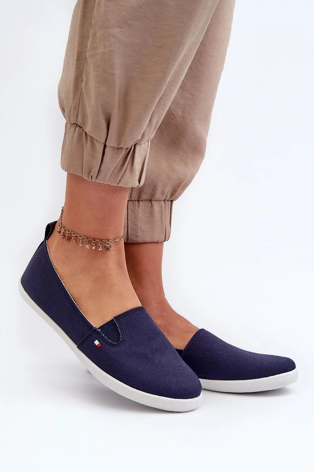 baskets femme espadrille toile bleu marine semelle blanche confortable respirante légères sanslacets empiècements élastiques antidérapante minimaliste polyvalente estivale décontractée