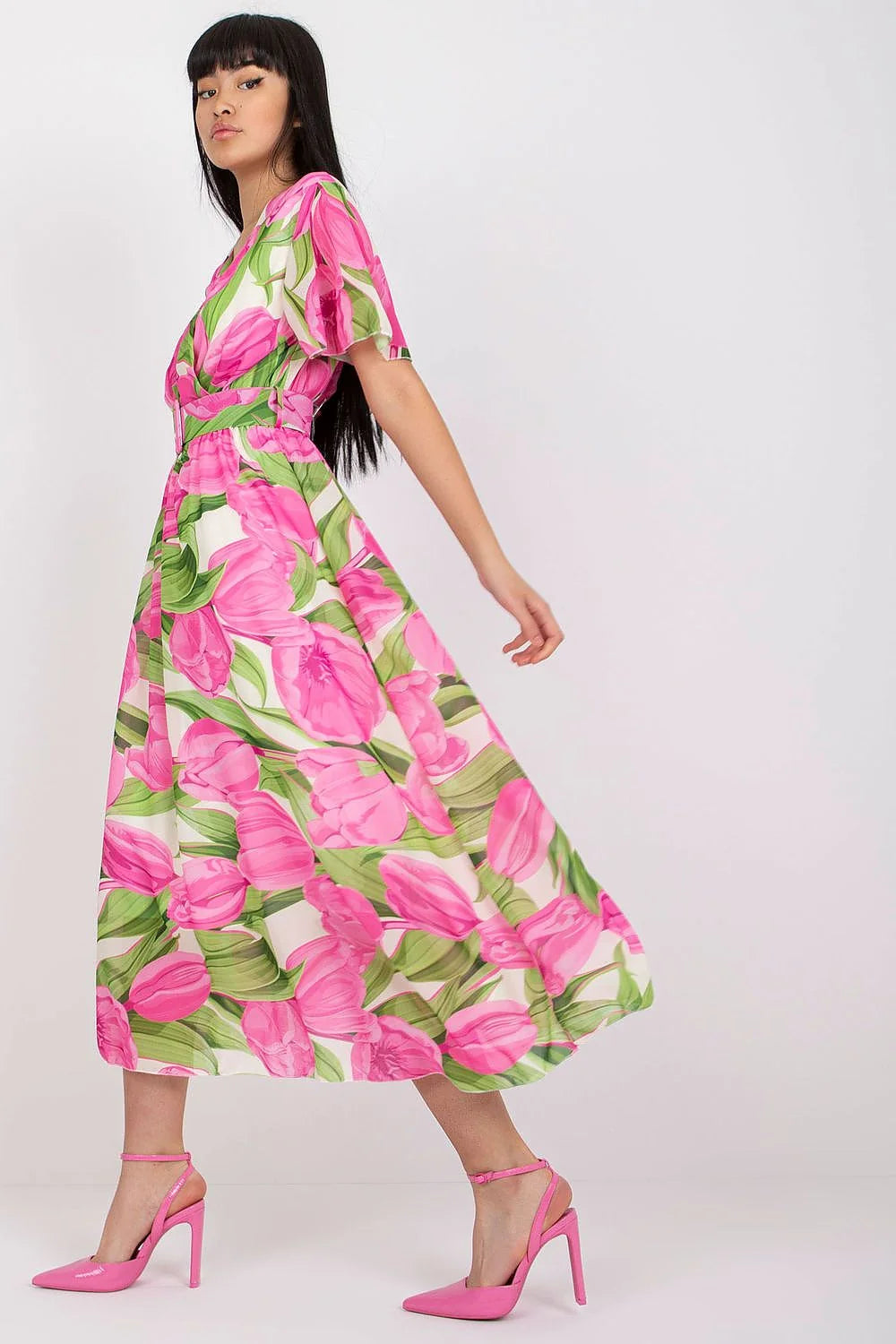 Robe d'été féminine manches courtes style décontracté-chic polyester elasthanne vert blanc robe fluide évasée taille ajustable pour femmes