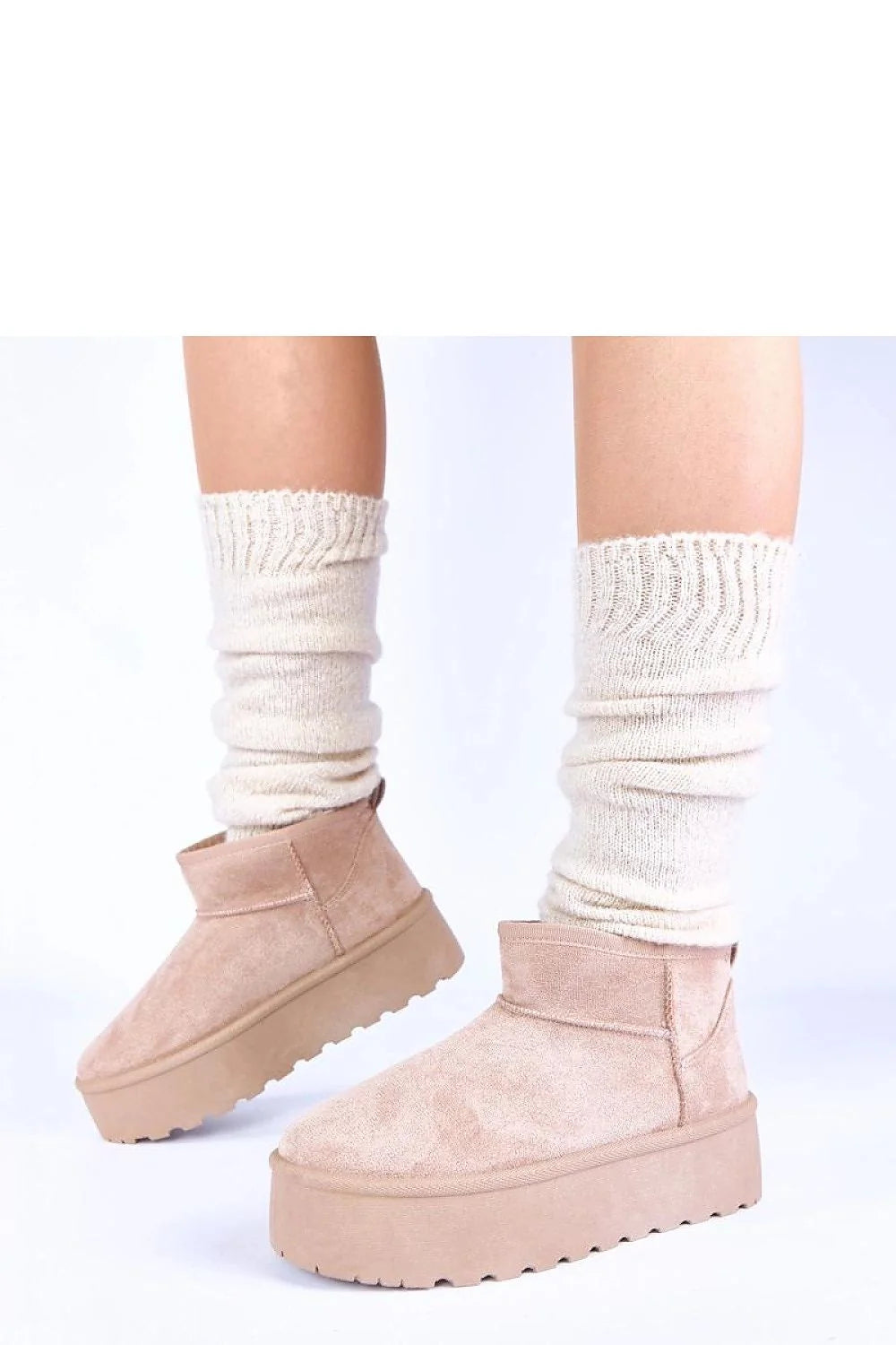 bottes neige beiges plateforme fourrure mouna gemre cheville suédine cosy urbaine semelle crantée épaisse doublure molletonnée ajustée imperméable antidérapante