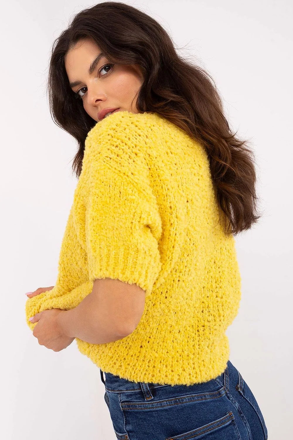 Pull femme ample maille large manches courtes col rond couleur jaune vif style moderne confortable pour quotidien et travail