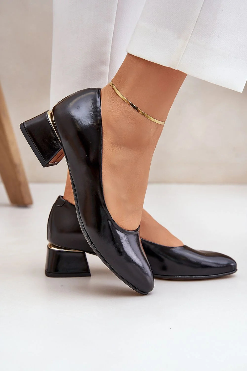 Escarpins élégants à talon carré cuir verni noir femme confortable occasion spéciale talon stable semelle doublée