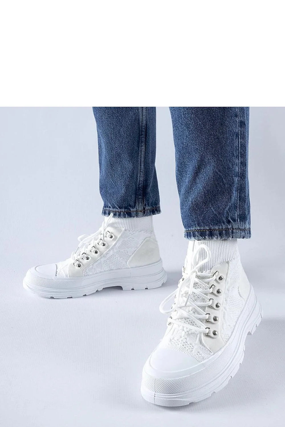 baskets montantes femmes blanches plateforme maille respirante similicuir bout renforcé caoutchouc lacets œillets métalliques semelle crantée