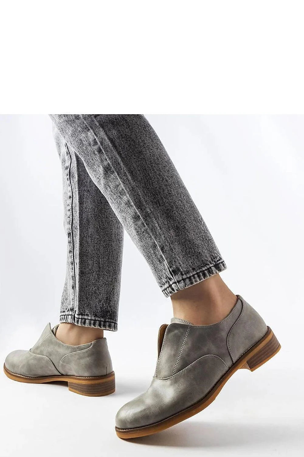 Chaussures basses femmes cuir gris Derby design moderne semelle bois confortable style casual-chic occasion多种多様