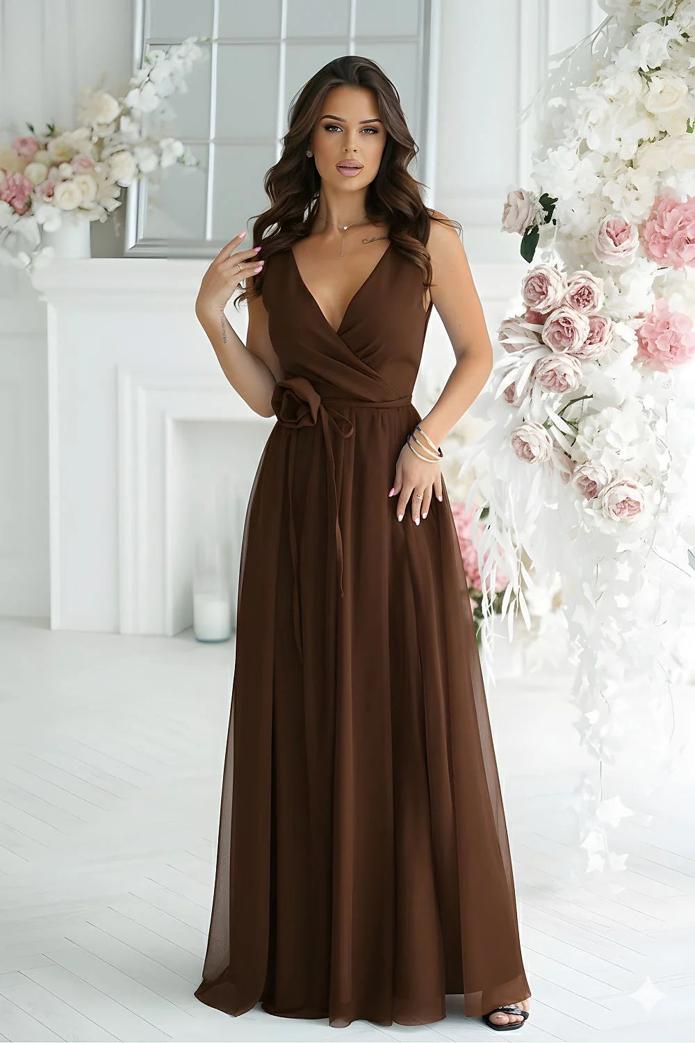robe longue chocolat portefeuille sans manches décolleté croisé ceinture rose cintrée jupe évasée voile chiffon doublée fente fluide