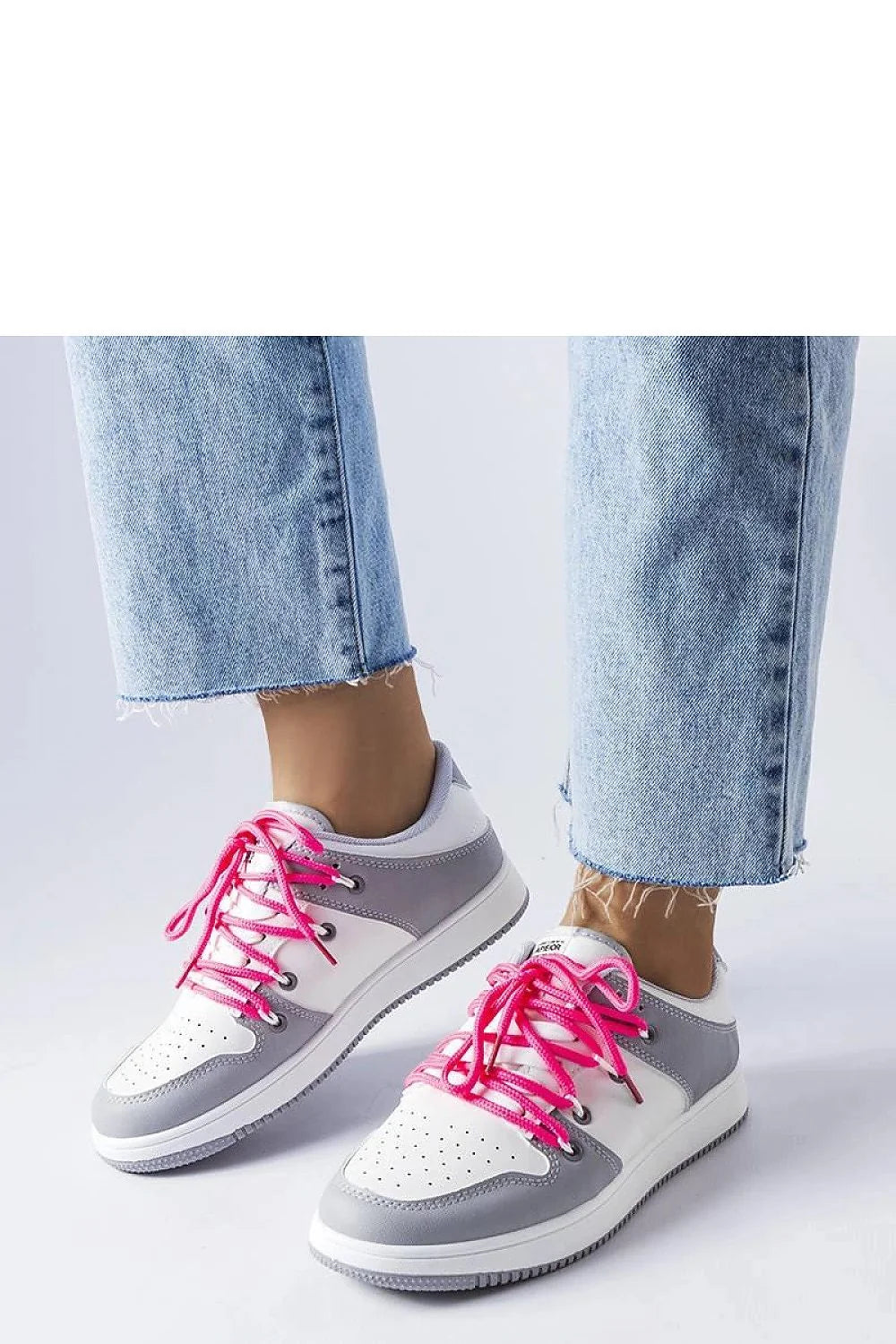 Baskets retro femme design moderne blanc gris rose vif cuir synthétique confortable été printemps