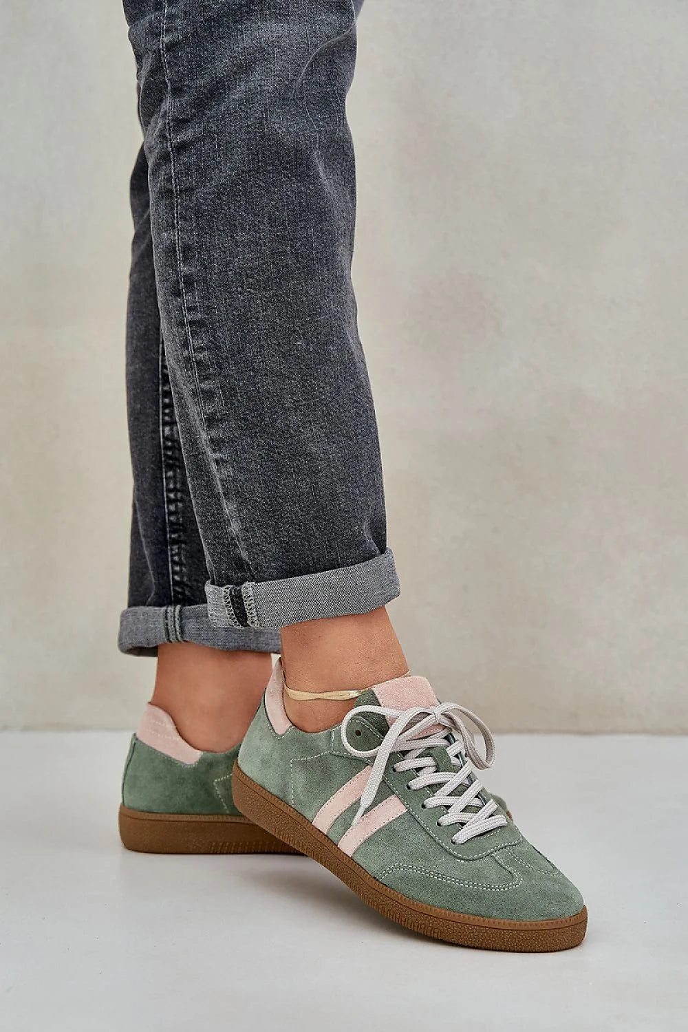 Chaussures de sport femmes daim naturel style moderne confortable couleur vert sauge rose pâle
