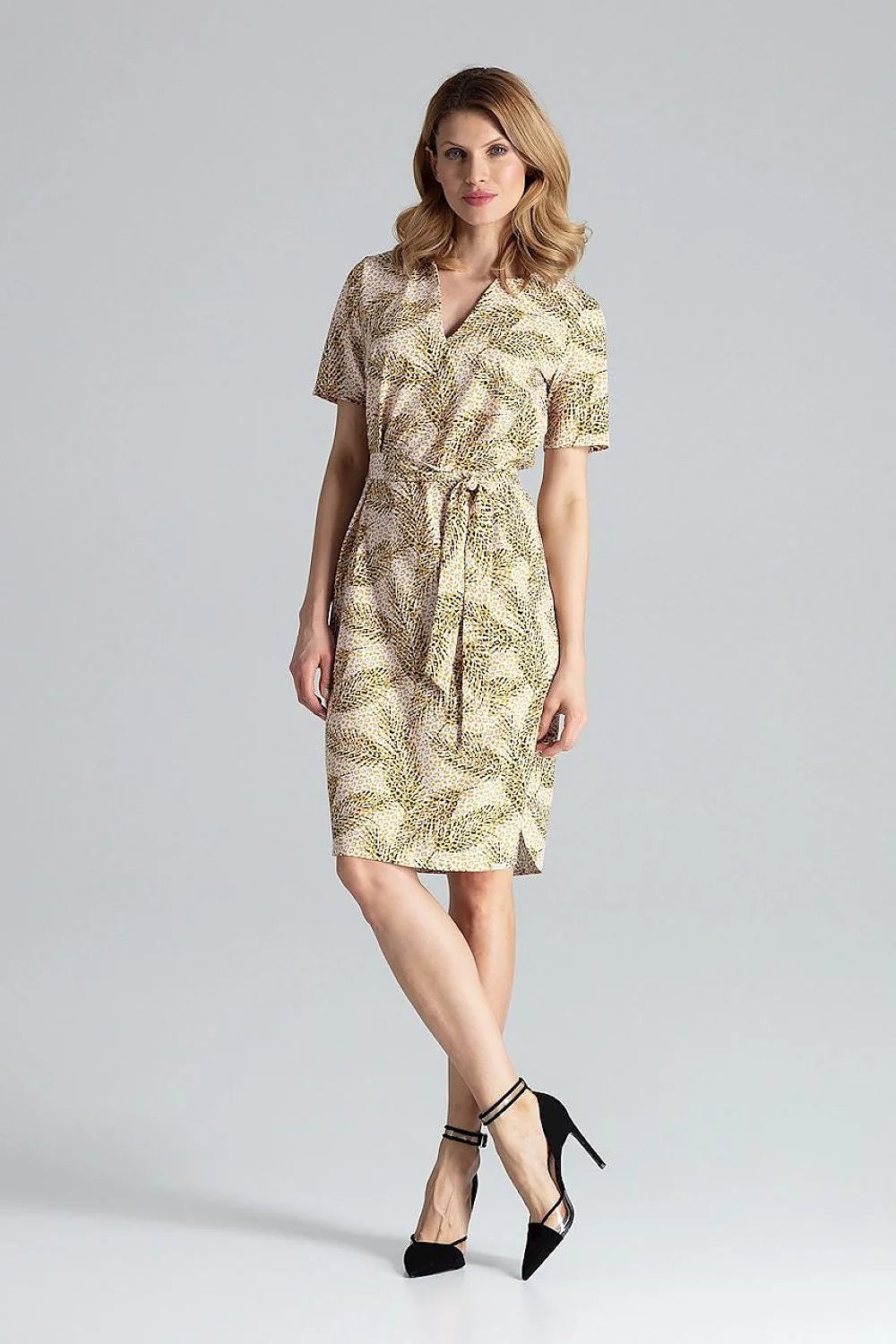 robe chemise ceinturée mi longue genoux manches courtes col V coupe droite féminine imprimé animal beige doré fluide polyester