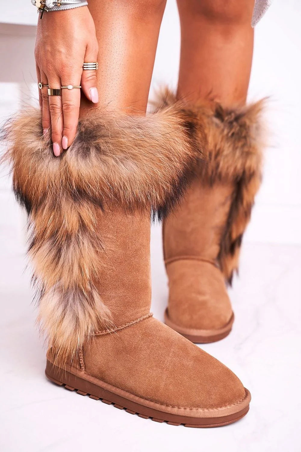 Bottes en daim fourrées pour femmes élégantes et confortables hiver camel chaud tendance antidérapant