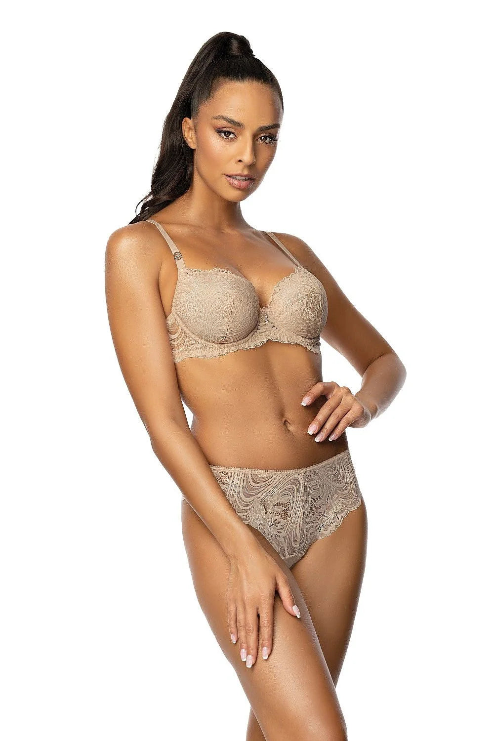 soutiengorge balconnet armatures coques moulées dentelle brodée bords festonnés beige nude rembourrés bonnets galbe maintien bretelles réglables