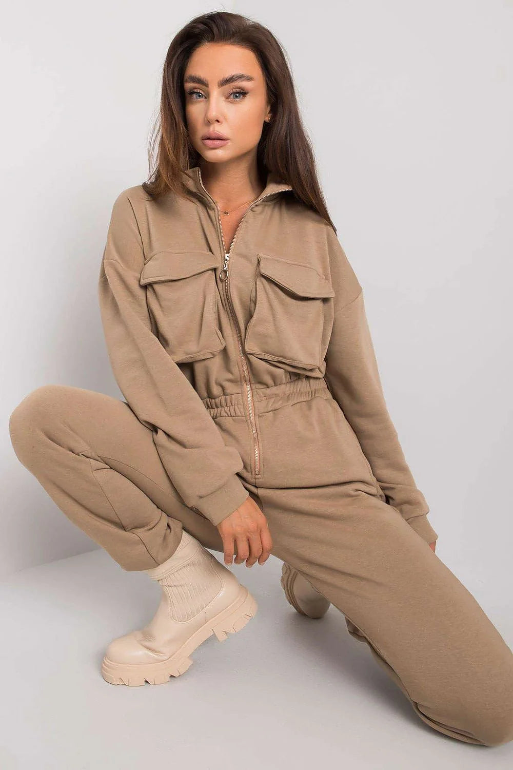 Combinaison femme coton polyester style utilitaire beige clair confortable poches fermeture éclair manches longues