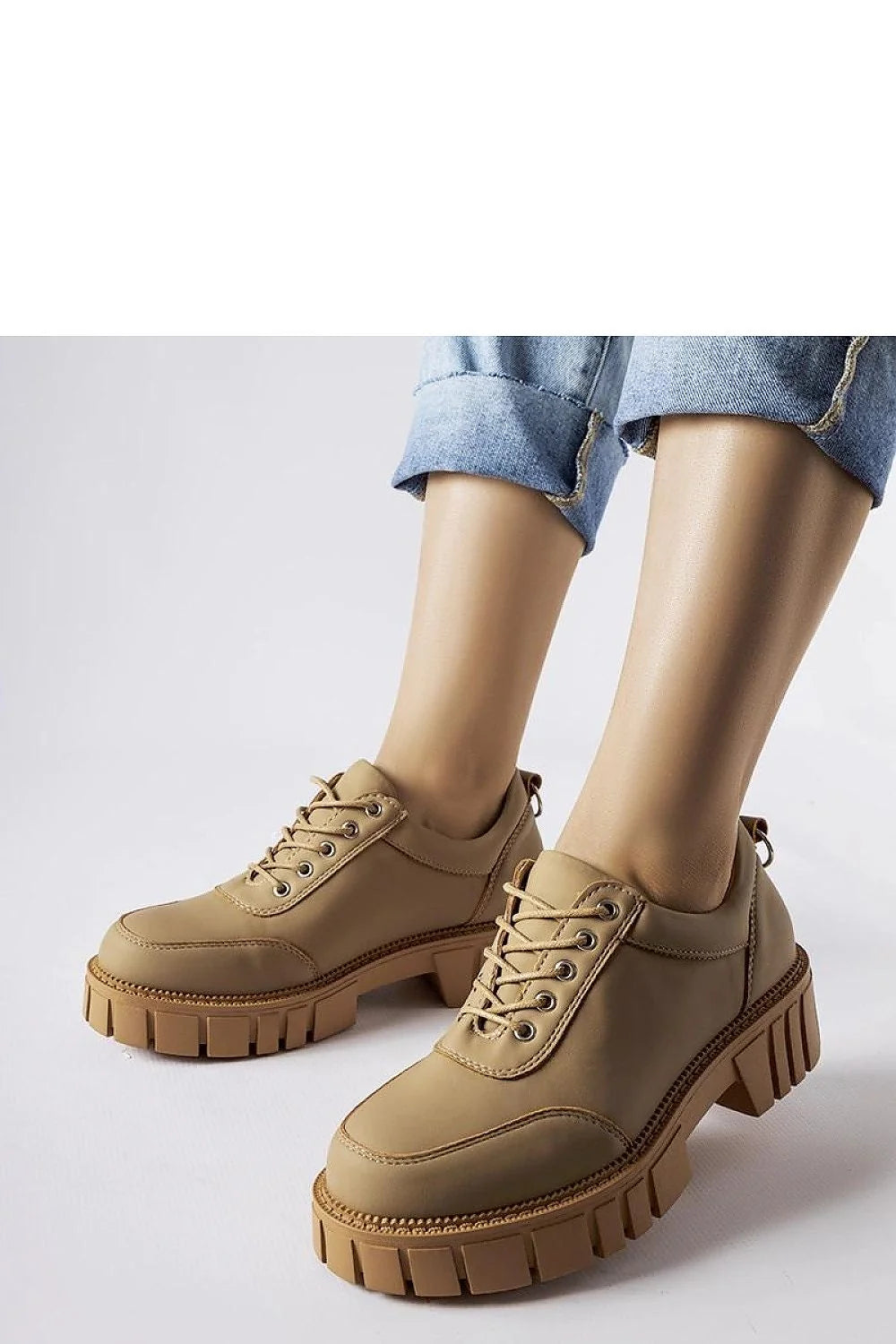 Chaussures basses pour femmes en cuir synthétique beige style derby modernes ajustables fermeture à lacets semelle caoutchouc crantée occasionnelles casual chic