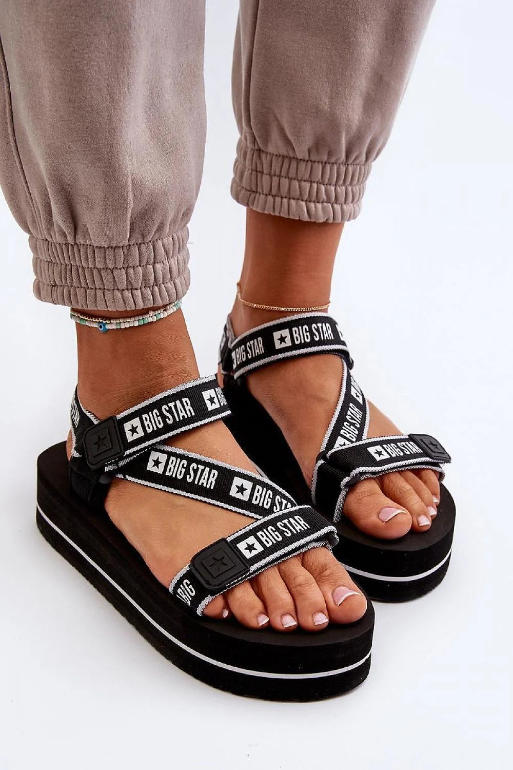 Sandales Big Star pour femmes confort été style moderne plateforme 4 cm sangles ajustables motif étoile blanche