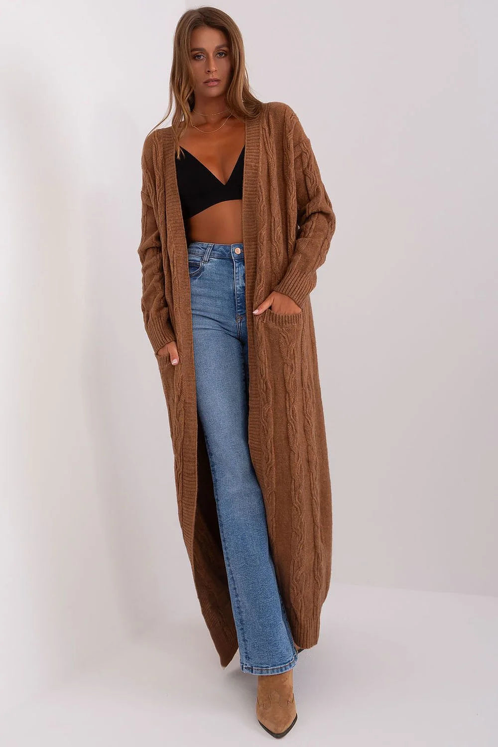 Cardigan long maille torsadée brun chaud femme coupe ample sans fermeture manches longues poches
