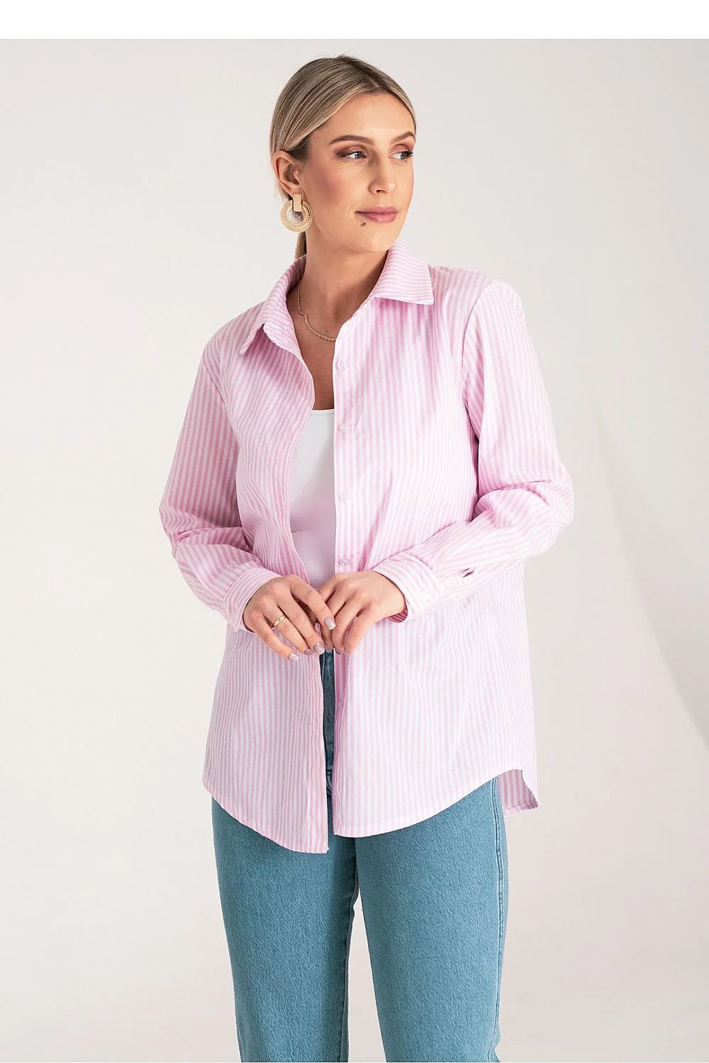 chemise femme oversize tunique rayures verticales rose pâle blanche col classique boutonnage central manches longues poignets boutonnés popeline légère respirante