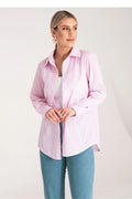 chemise femme oversize tunique rayures verticales rose pâle blanche col classique boutonnage central manches longues poignets boutonnés popeline légère respirante