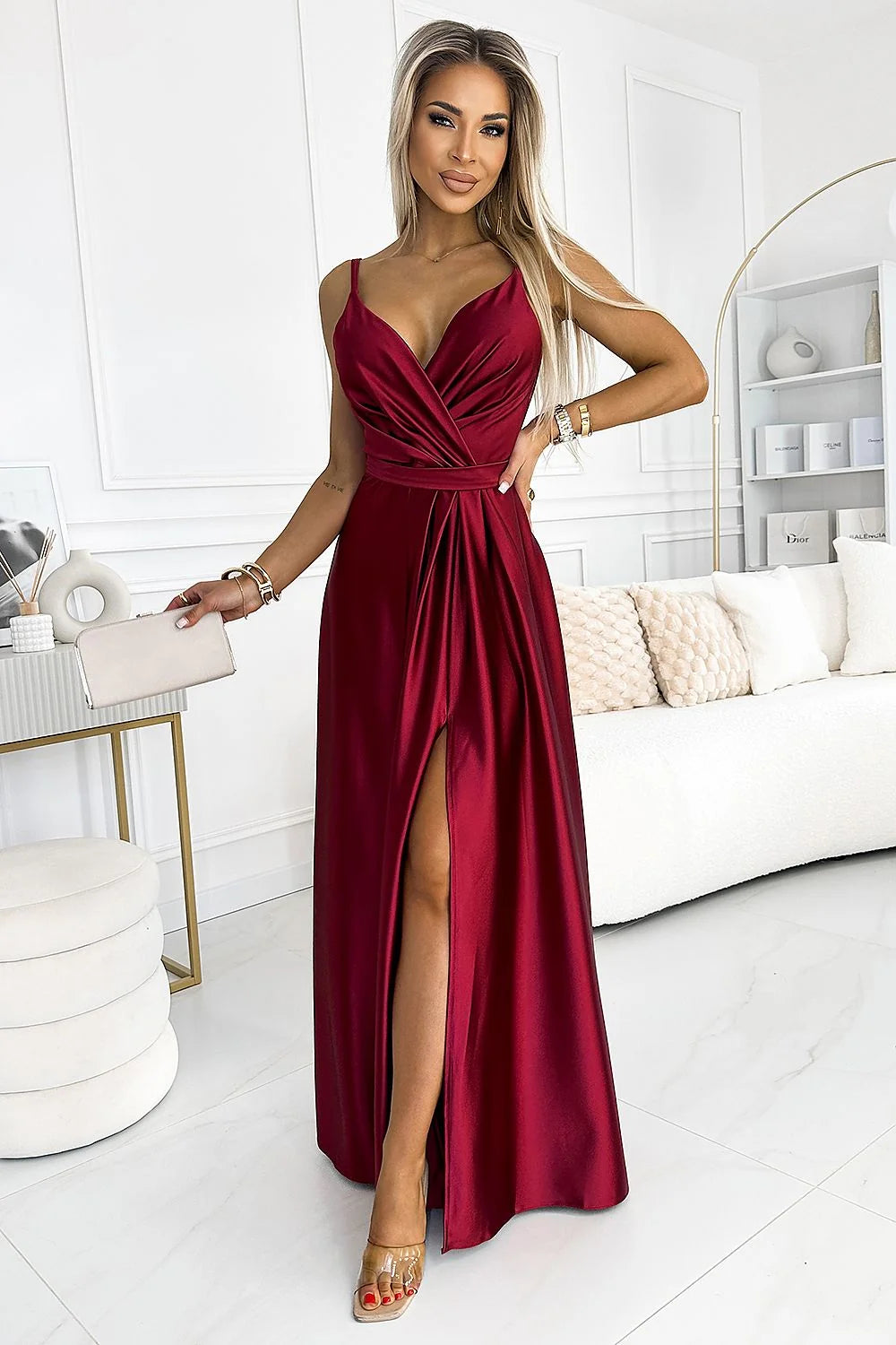 Robe longue élégante en satin bordeaux robe de soirée fente ceinture décolleté en V_Numoco