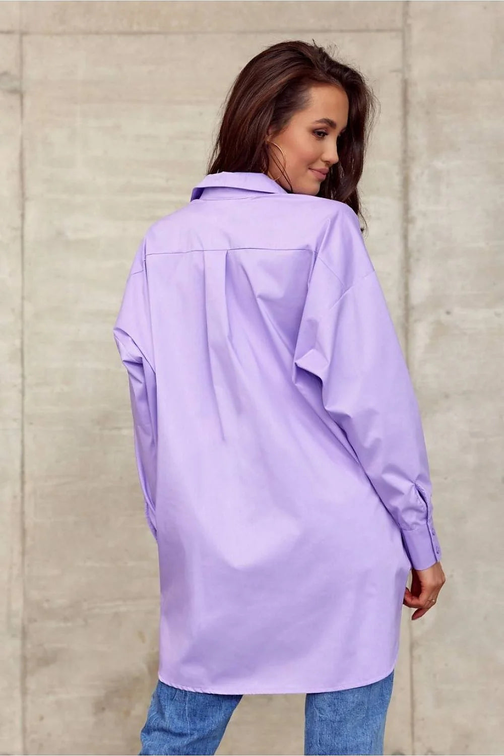 Chemise manche longue Roco Fashion couleur lavande design moderne style asymétrique coupe oversize femme