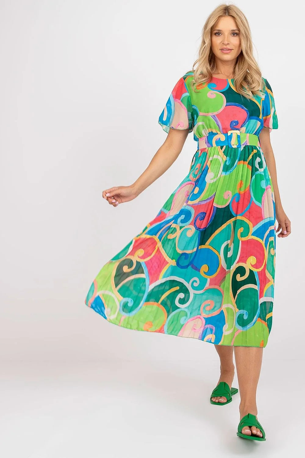 robe midi femme imprimée multicolore tourbillons bohème manches courtes col rond taille marquée ceinture assortie jupe plissée fluide voile léger