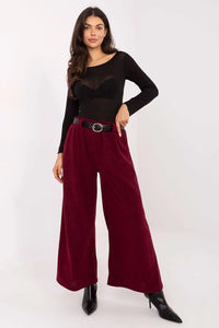 pantalon femme velours côtelé bordeaux taille haute jambe large amincissante bande élastique ceinture boutonnée boucle dorée poches latérales cheville automne