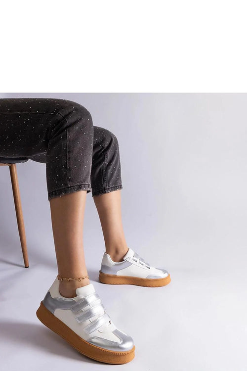 Baskets pour femme modernes et décontractées, cuir écologique, fermeture Velcro, semelle caramel, design urbain, confortable et élégante