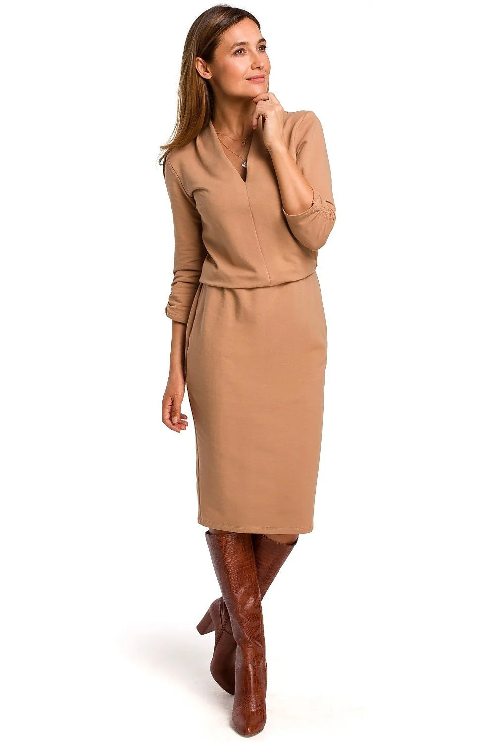 robe midi droite crayon cintrée taille marquée col V maille jersey coton extensible beige clair manches troisquarts